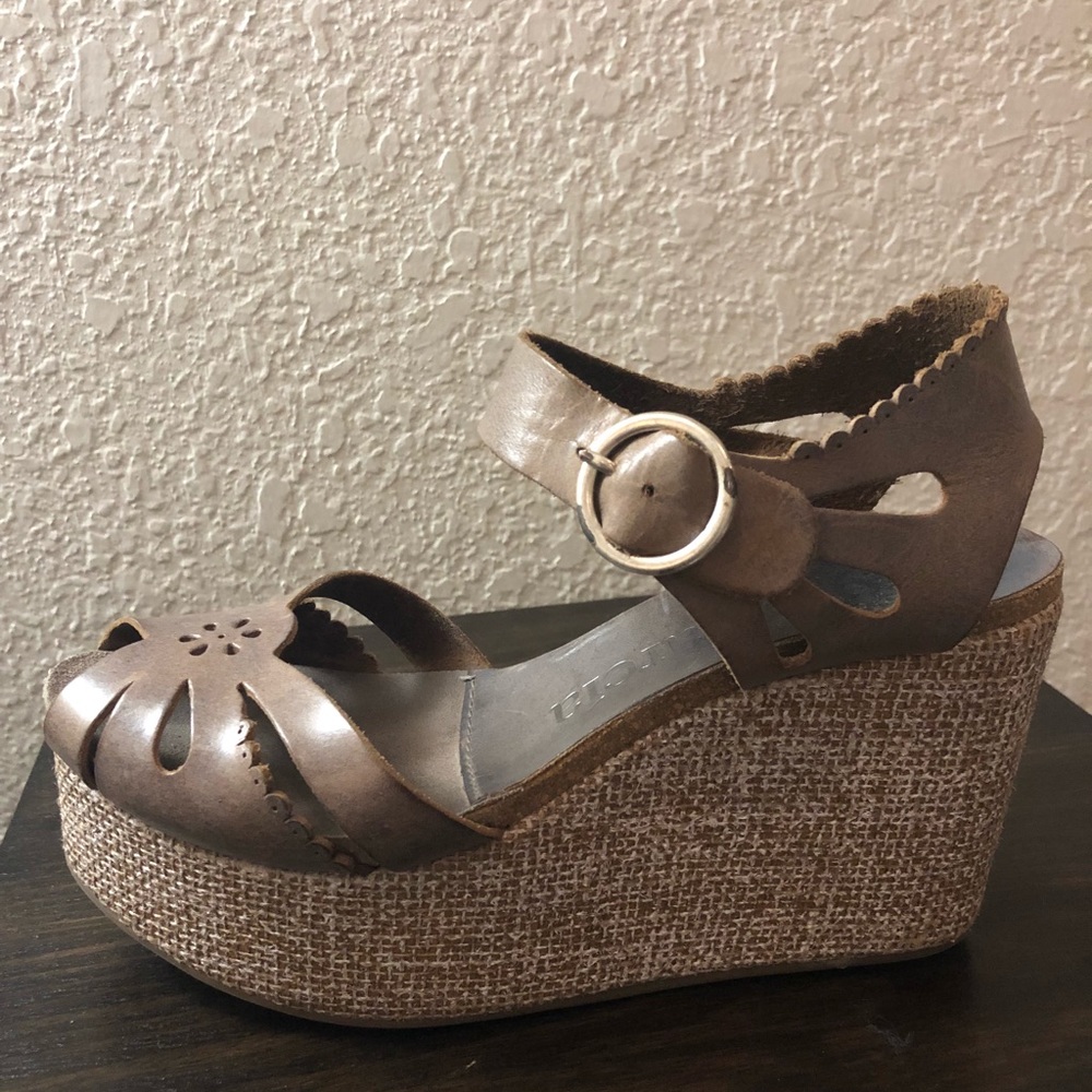 Pedro García “Danna” Wedge Sandal, Size 38.5